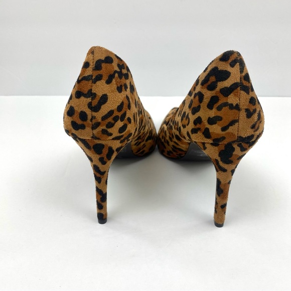 Breckelles Suede Cheetah Print Closed Pointed Toe Heels Size 8 - Picture 3 of 4